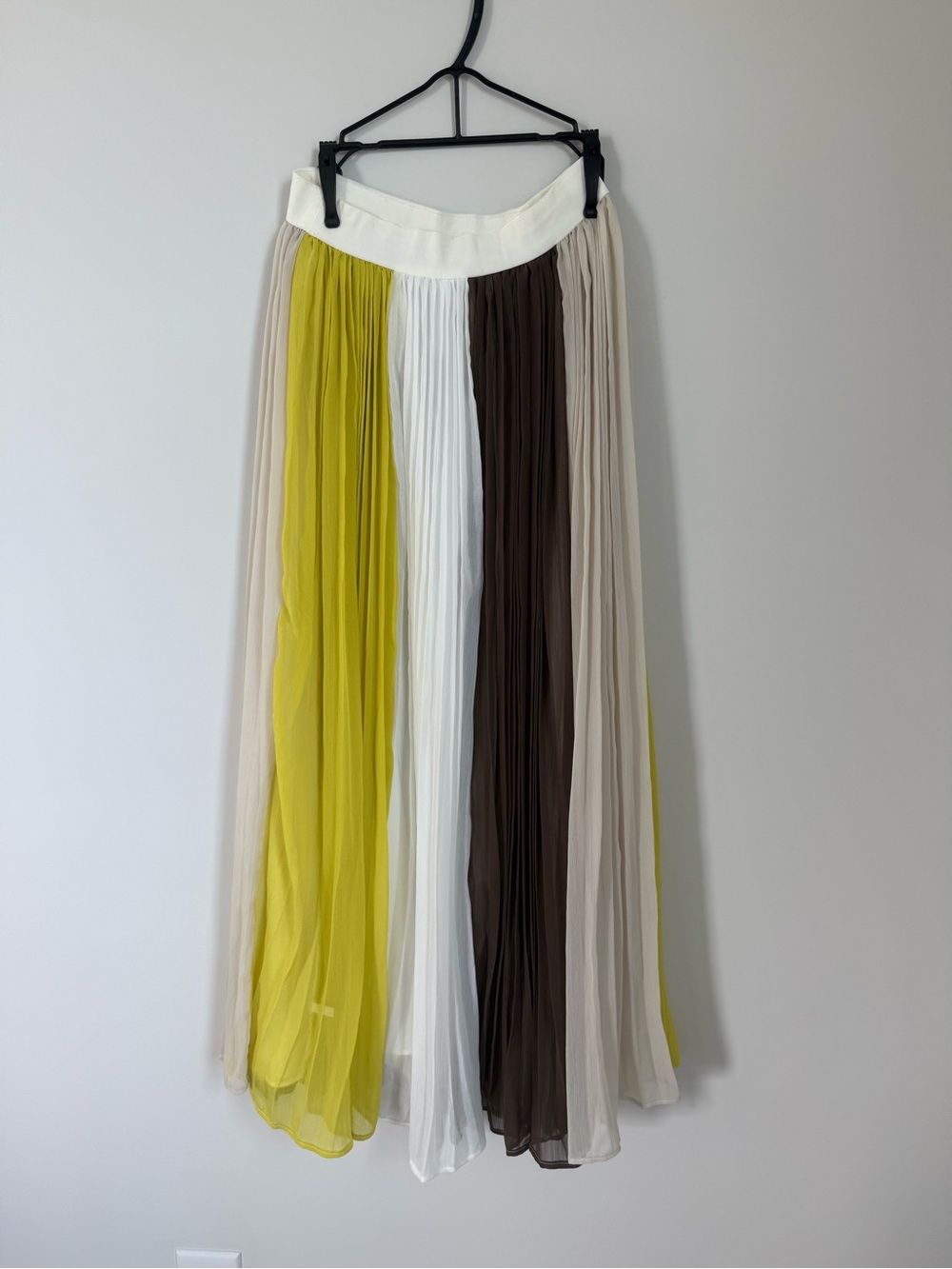 ✨NWT✨ New York & Company Pleated Maxi Skirt in Yellow, White & Brown
